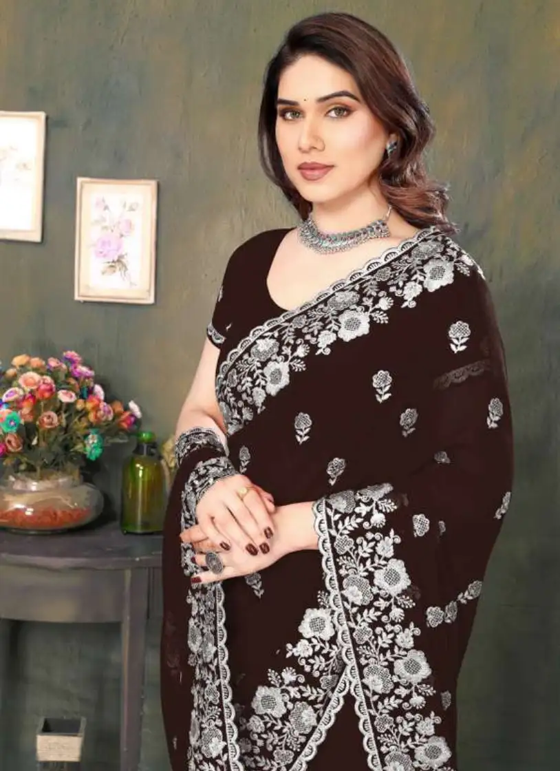 এক্সক্লুসিভ ইন্ডিয়ান ওয়েটলেস জর্জেট ব্রাউন এমব্রয়ডারি এবং স্টোন করা পার্টি শাড়ি - Image 2